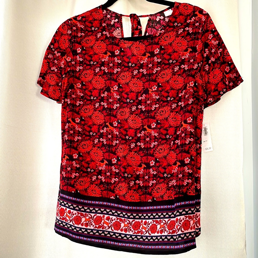 NWT. Floral Blouse. XS